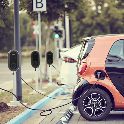 Carregador de veículos elétricos de tipo 2 de fase 3 32A para Tesla Model 3 portátil e frequência de rede de 50Hz±10Hz