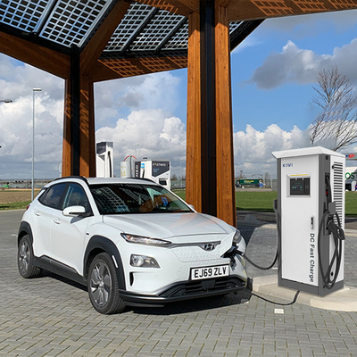 60KW OCPP 1.6J/1.5J CCS2 GBT Chademo Carregador de Veículos Elétricos Nível 3 Carregador Rápido EV DC