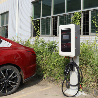 Aplicação inteligente 4G ao ar livre 20kW 30kW 40kW Nível 3 DC montado na parede CCS1 CCS2 GB/T Estação de carregamento de EV