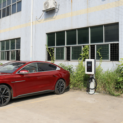 Aplicação inteligente 4G ao ar livre 20kW 30kW 40kW Nível 3 DC montado na parede CCS1 CCS2 GB/T Estação de carregamento de EV